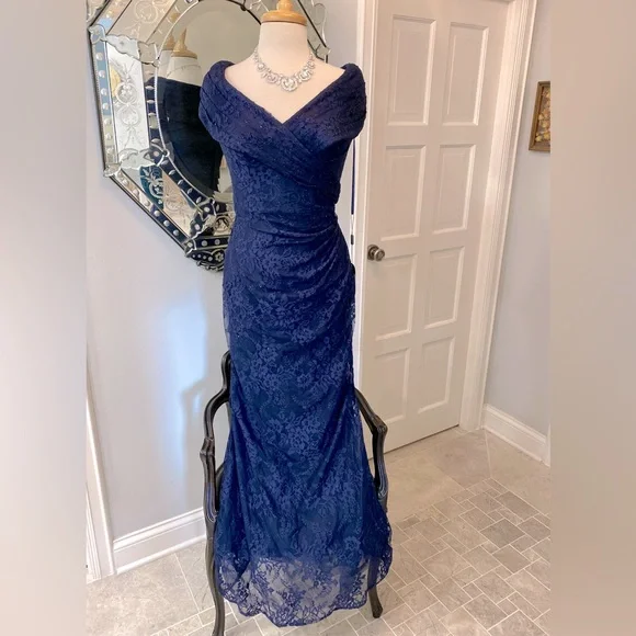 NWT La Femme Wedding Lace Rhinestone Classic Fitted Special Occasion Dress - Picture 6 of 16